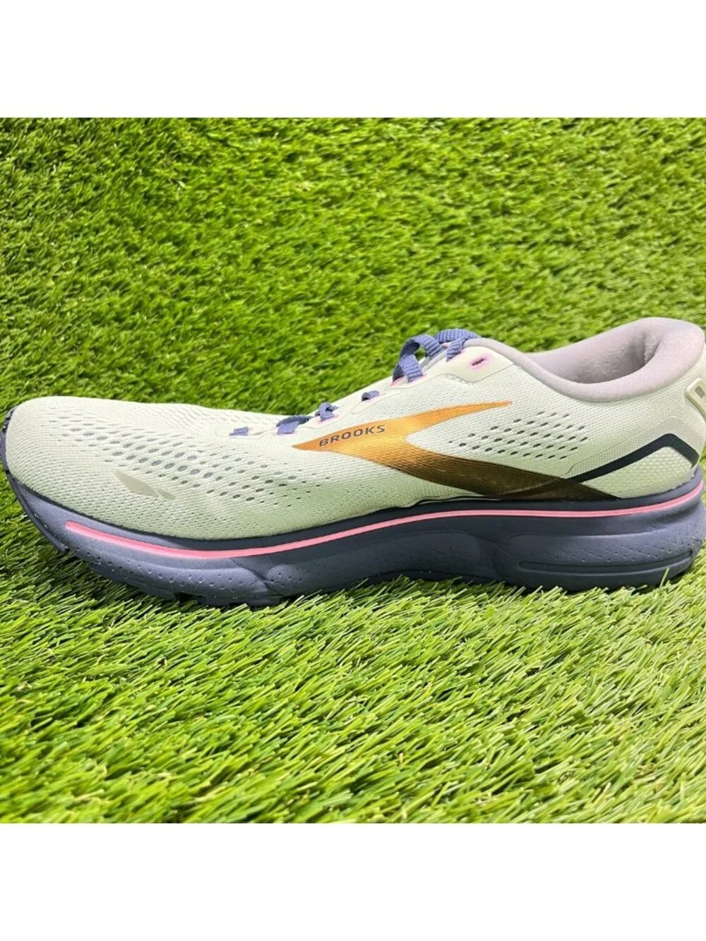 Brooks Ghost 15 Womens Size 10D Blue Purple Pink Athletic Running Shoes Sneakers